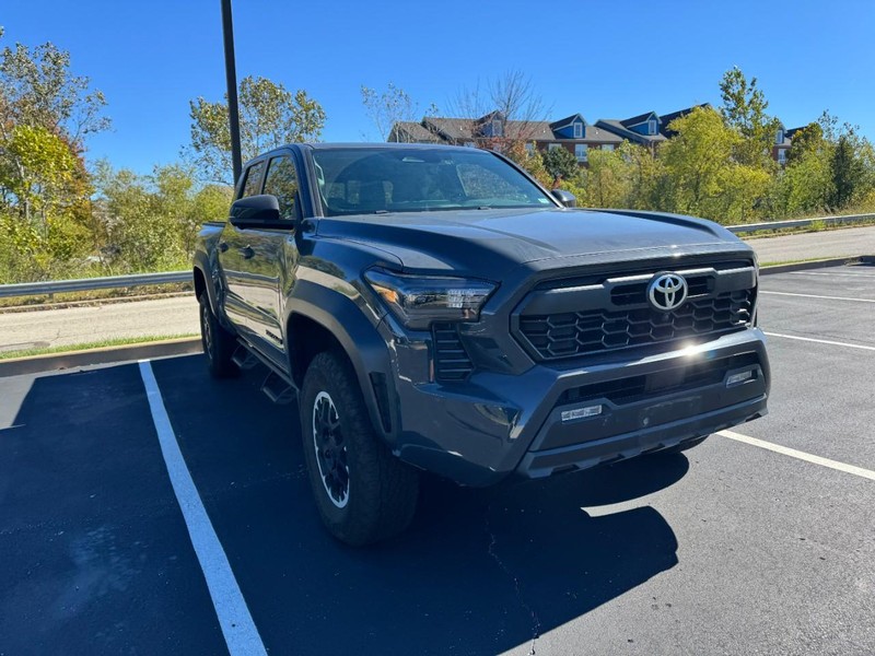 Toyota Tacoma 4WD Vehicle Image 04