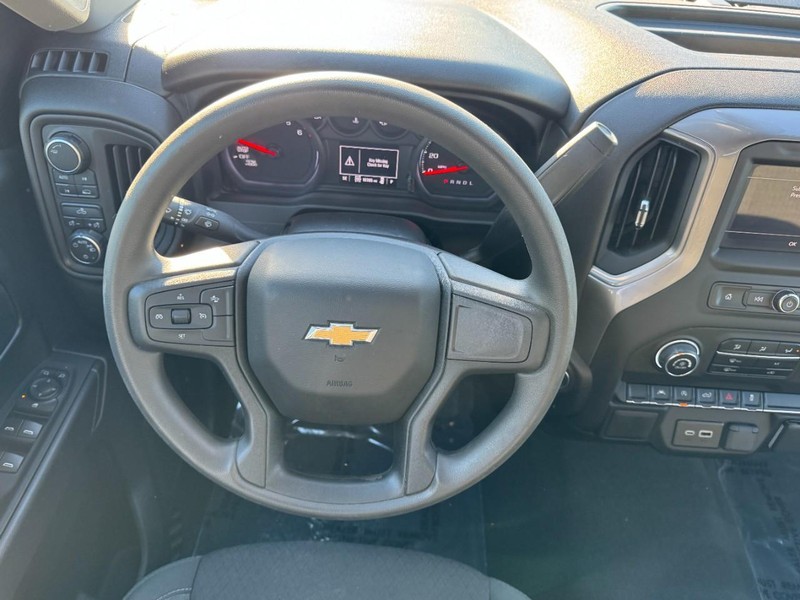 Chevrolet Silverado 1500 Vehicle Image 12