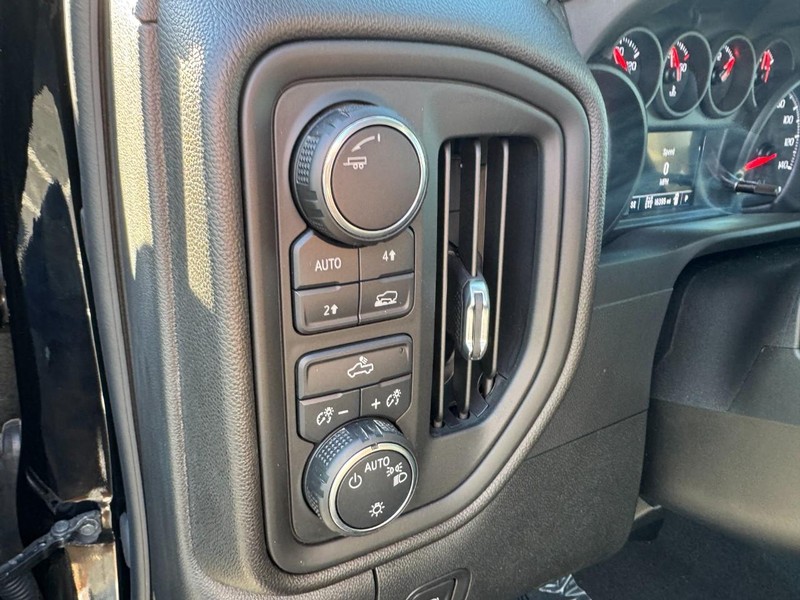 Chevrolet Silverado 1500 Vehicle Image 16
