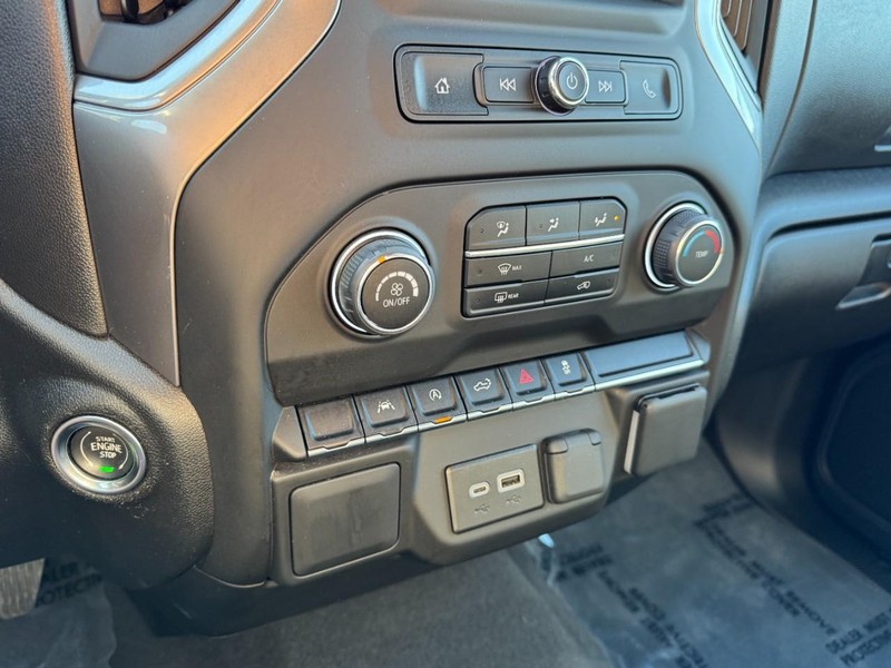 Chevrolet Silverado 1500 Vehicle Image 18