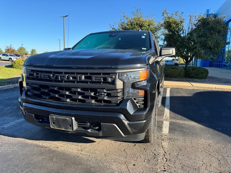 Chevrolet Silverado 1500 Vehicle Image 02