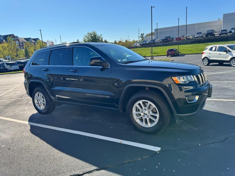 Jeep Grand Cherokee Vehicle Image 02
