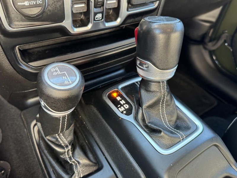 Jeep Gladiator Vehicle Image 14
