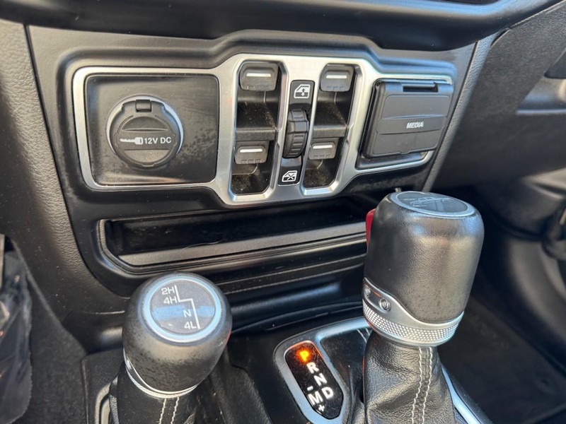 Jeep Gladiator Vehicle Image 15