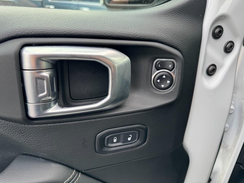 Jeep Wrangler 4xe Vehicle Image 13