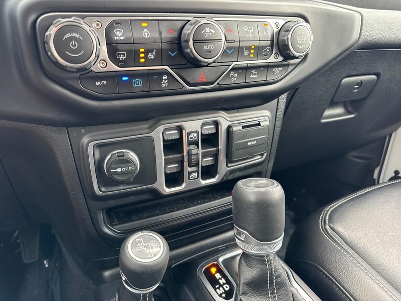 Jeep Wrangler 4xe Vehicle Image 16