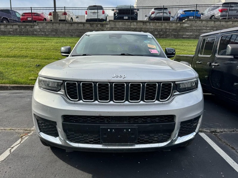 Jeep Grand Cherokee L Vehicle Image 03