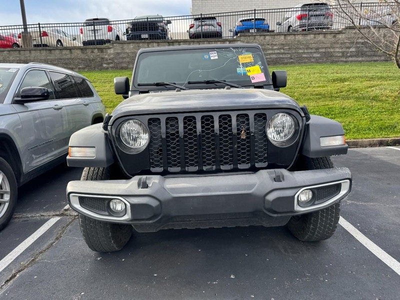Jeep Gladiator Vehicle Image 04