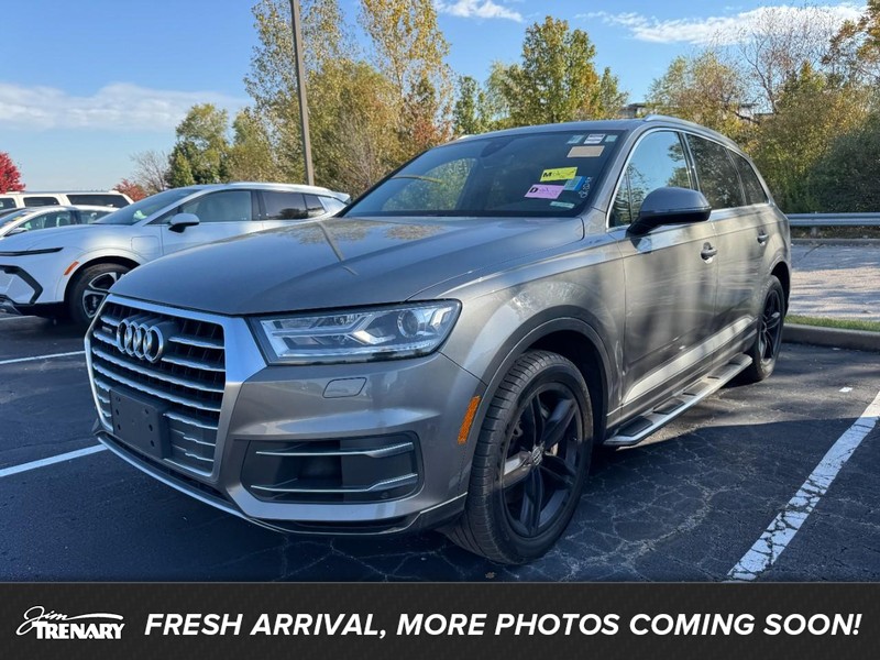 Audi Q7 Vehicle Full-screen Gallery Image 01