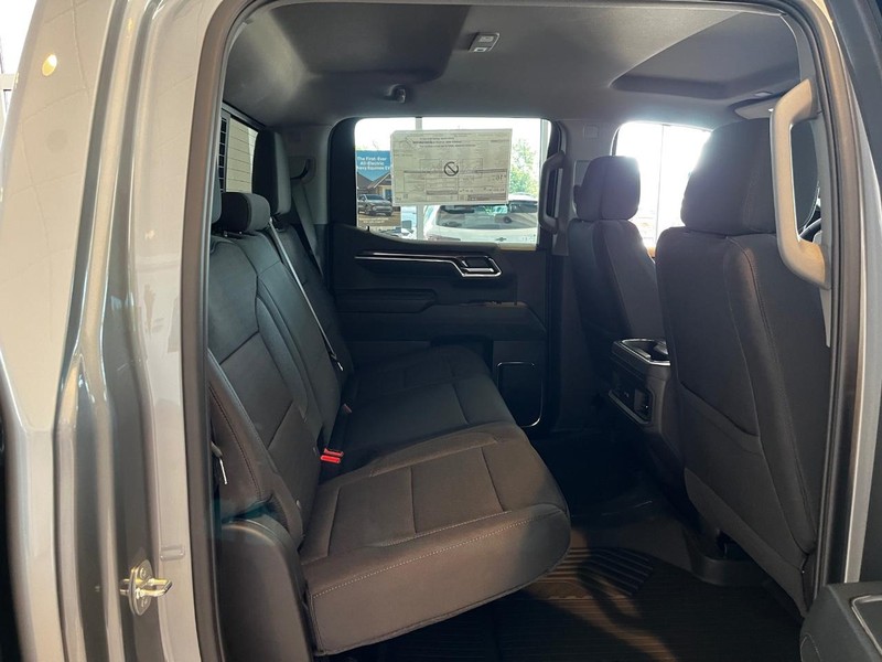 Chevrolet Silverado 1500 Vehicle Image 04