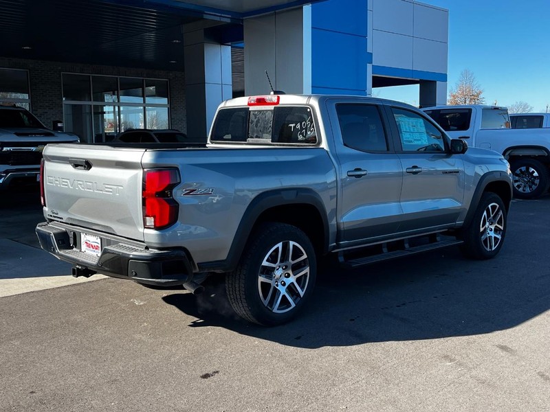 Chevrolet Colorado Vehicle Image 03
