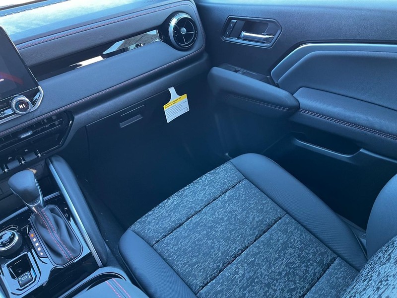 Chevrolet Colorado Vehicle Image 07