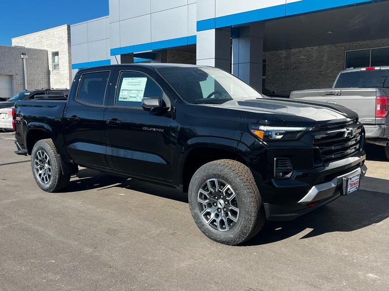 Chevrolet Colorado Vehicle Image 02