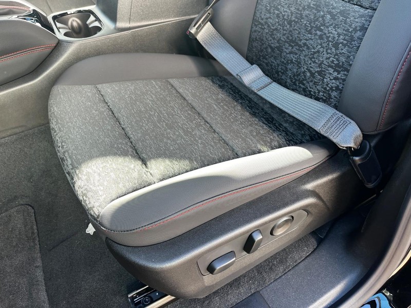 Chevrolet Colorado Vehicle Image 09