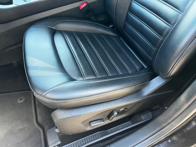 Ford Edge Vehicle Image 09