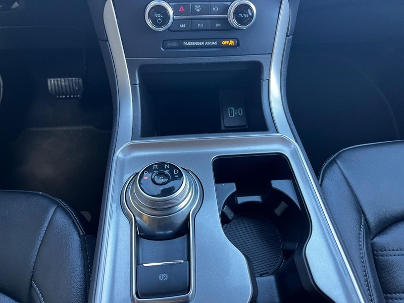 Ford Edge Vehicle Image 13