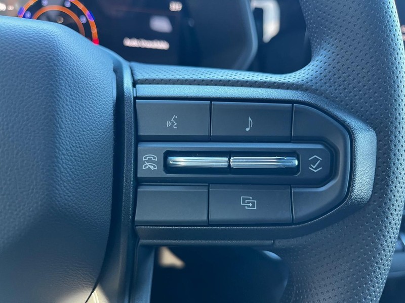Chevrolet Colorado Vehicle Image 11
