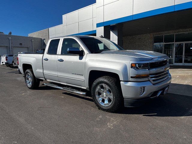 Used 2017 Chevrolet Silverado 1500 LT with VIN 1GCVKREC4HZ188391 for sale in Troy, MO