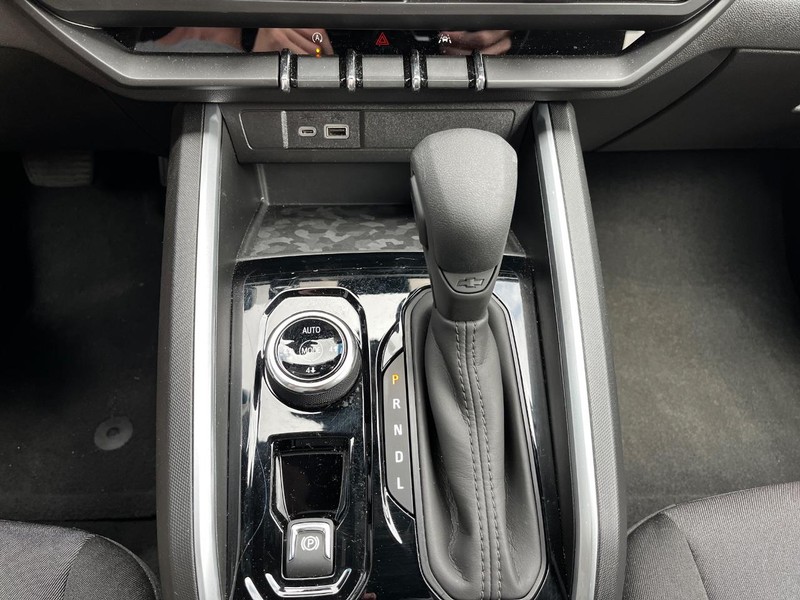 Chevrolet Colorado Vehicle Image 13
