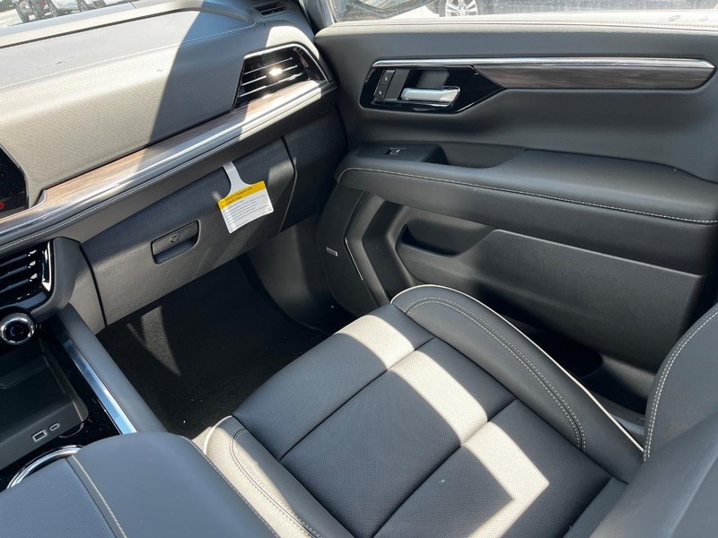 Chevrolet Tahoe Vehicle Image 11