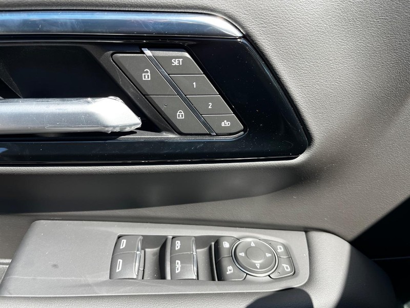 Chevrolet Tahoe Vehicle Image 12