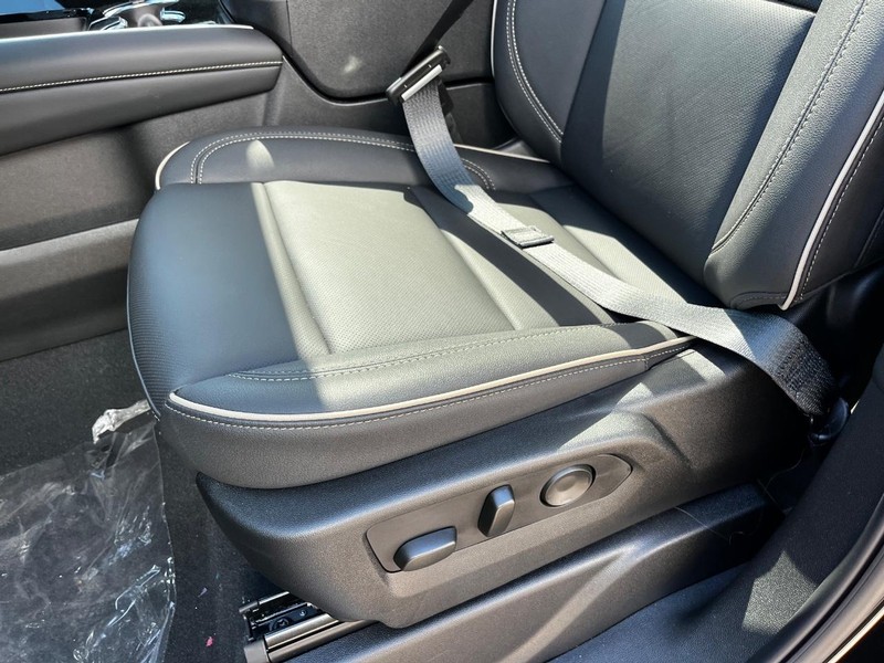 Chevrolet Tahoe Vehicle Image 13