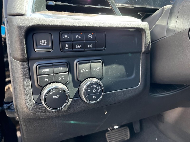 Chevrolet Tahoe Vehicle Image 14