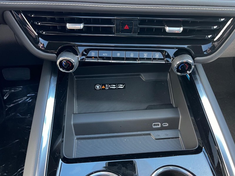 Chevrolet Tahoe Vehicle Image 18