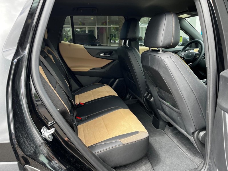 Chevrolet Equinox Vehicle Image 04
