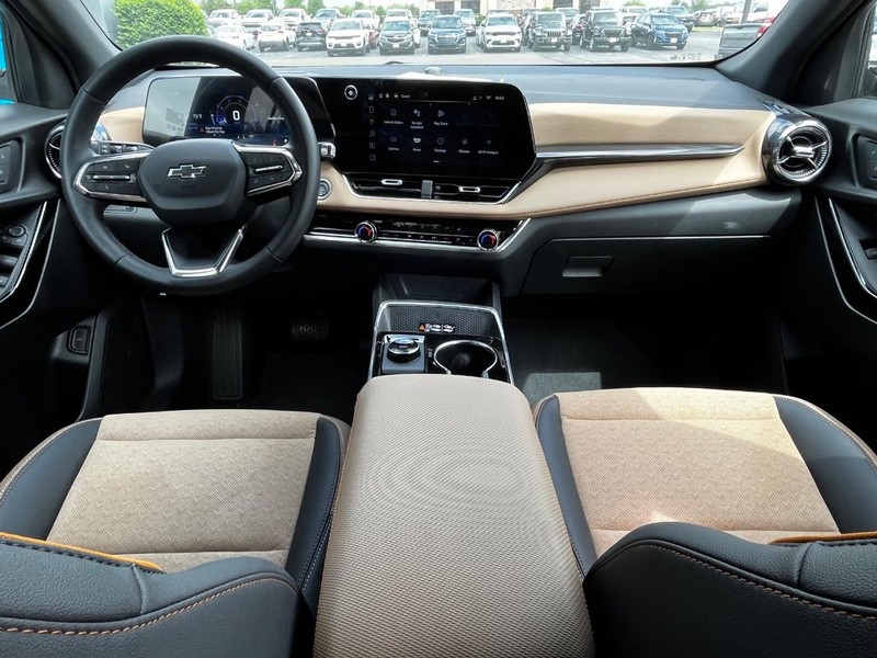 Chevrolet Equinox Vehicle Image 05