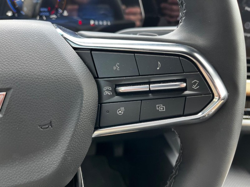 Chevrolet Equinox Vehicle Image 11