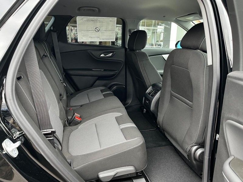 Chevrolet Blazer Vehicle Image 04