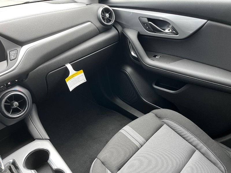 Chevrolet Blazer Vehicle Image 07