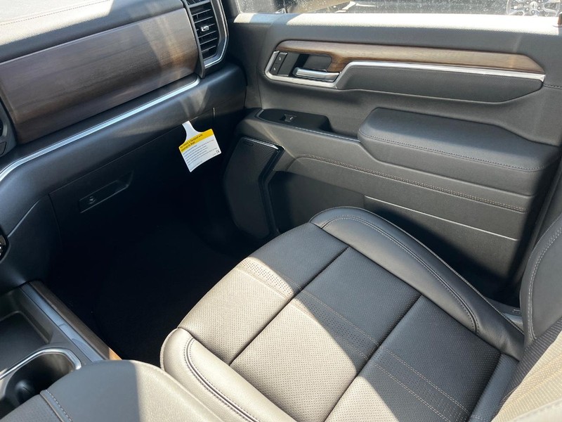 Chevrolet Silverado 2500HD Vehicle Image 09