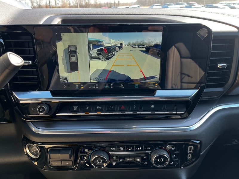 Chevrolet Silverado 2500HD Vehicle Image 17