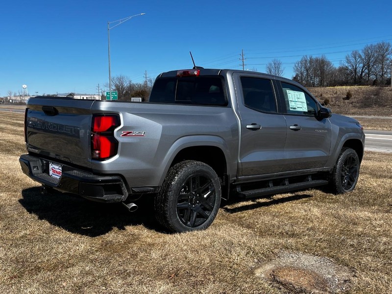 Chevrolet Colorado Vehicle Image 03