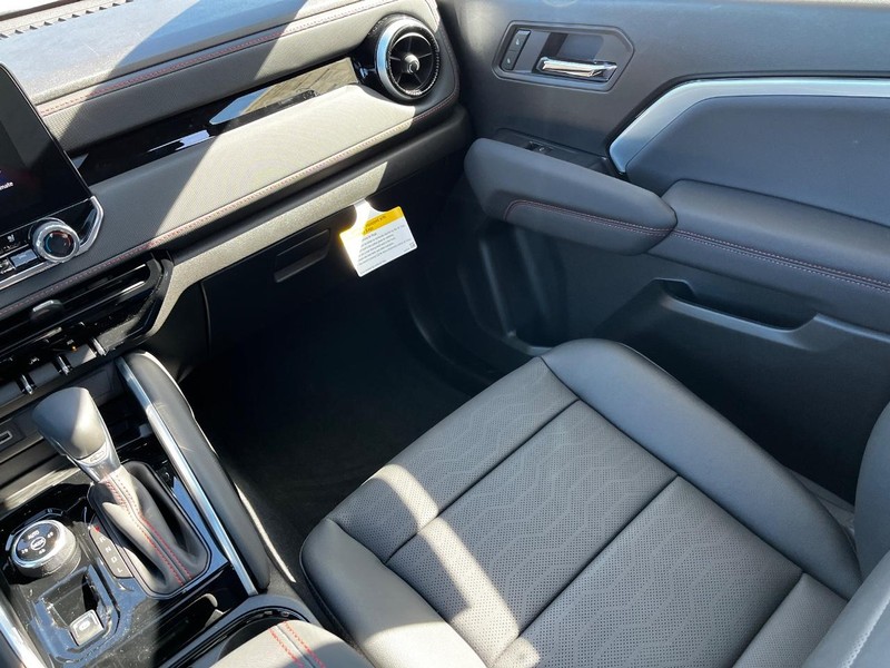 Chevrolet Colorado Vehicle Image 08