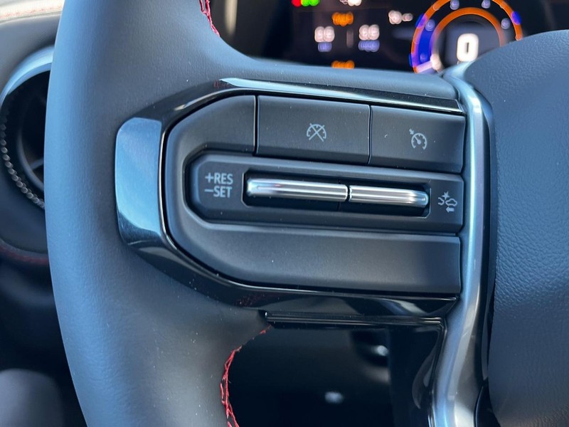Chevrolet Colorado Vehicle Image 11
