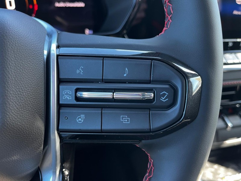 Chevrolet Colorado Vehicle Image 12