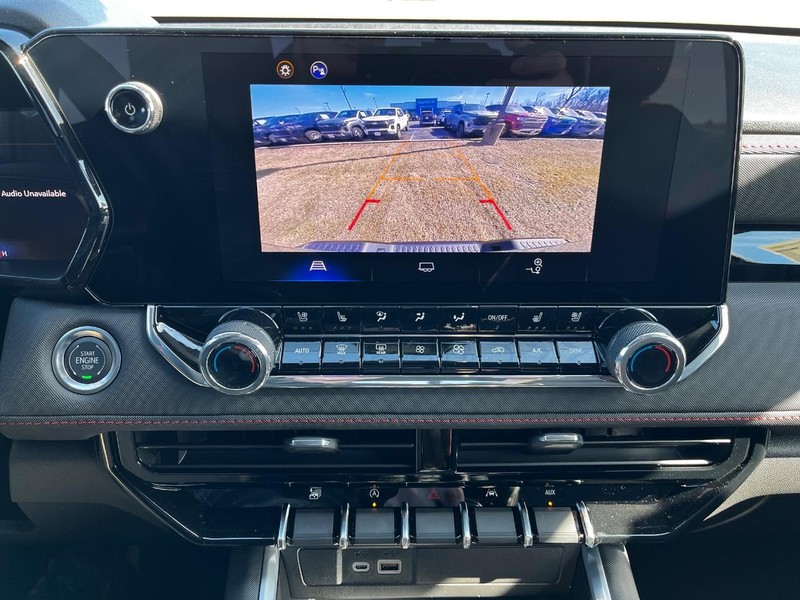 Chevrolet Colorado Vehicle Image 16