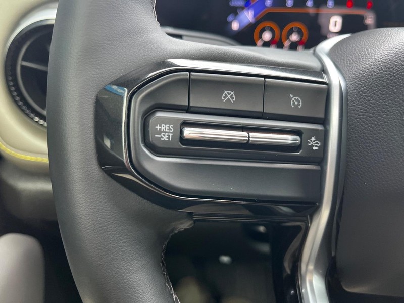 Chevrolet Colorado Vehicle Image 17