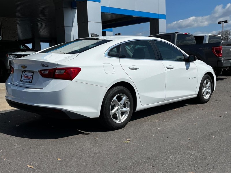 Chevrolet Malibu Vehicle Image 03