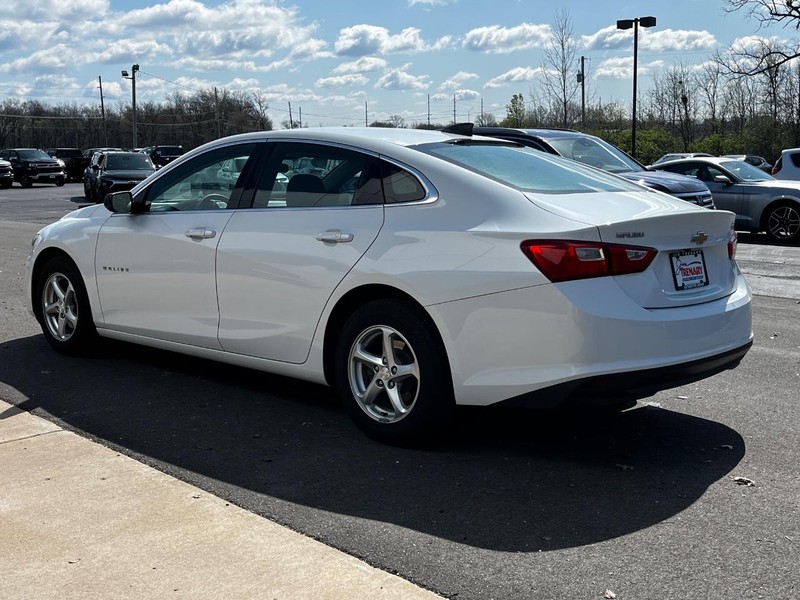 Chevrolet Malibu Vehicle Image 06