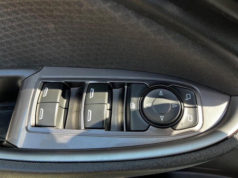 Chevrolet Malibu Vehicle Image 14