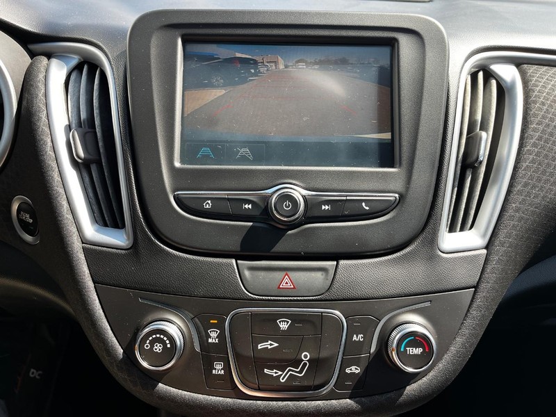 Chevrolet Malibu Vehicle Image 21