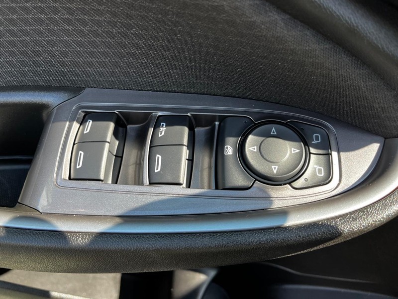 Chevrolet Malibu Vehicle Image 14