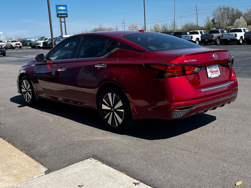 Nissan Altima Vehicle Image 07
