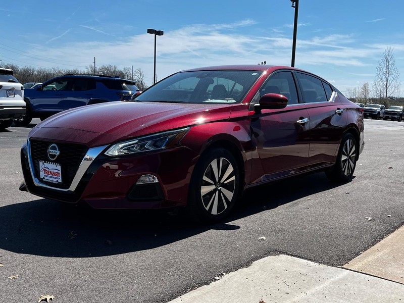 Nissan Altima Vehicle Image 09