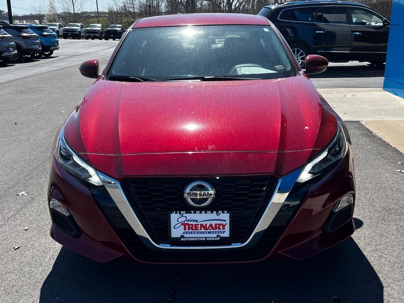Nissan Altima Vehicle Image 10