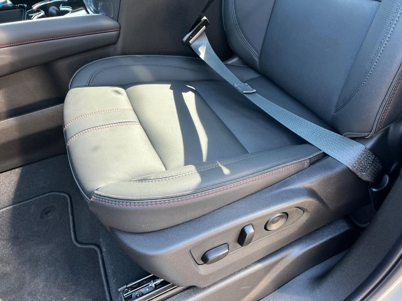 Chevrolet Tahoe Vehicle Image 12